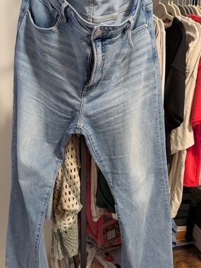 Light Blue Women's Jeans - Classic Straight Fit